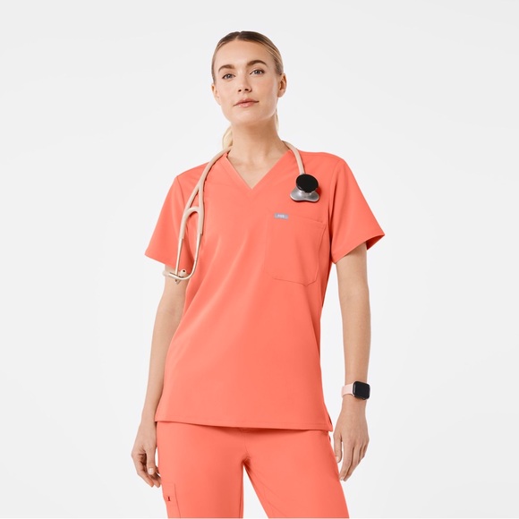 FIGS Catarina One-Pocket Scrub Top Coral Size Small - Picture 1 of 6